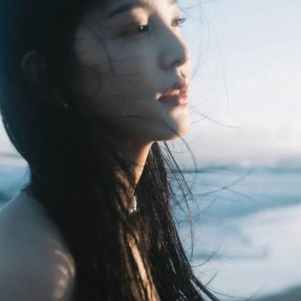 纸之月 海报